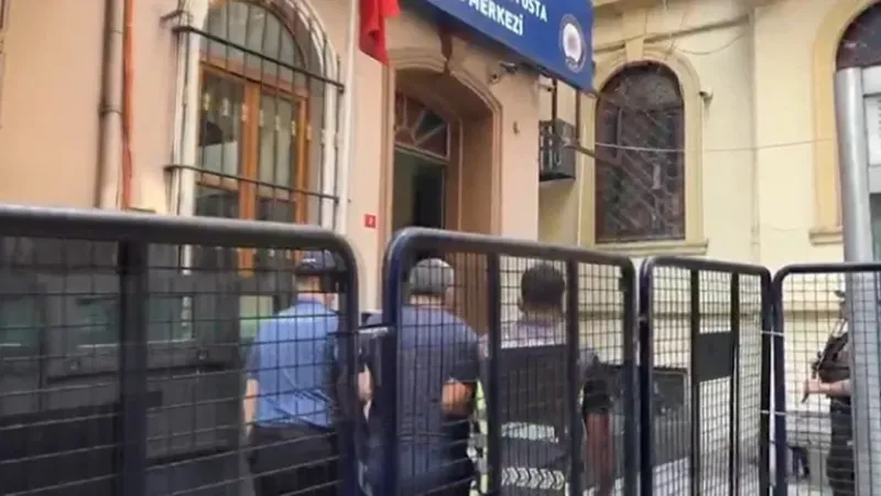 Sanal medya yayıncısını dolandıran taksici tutuklandı.